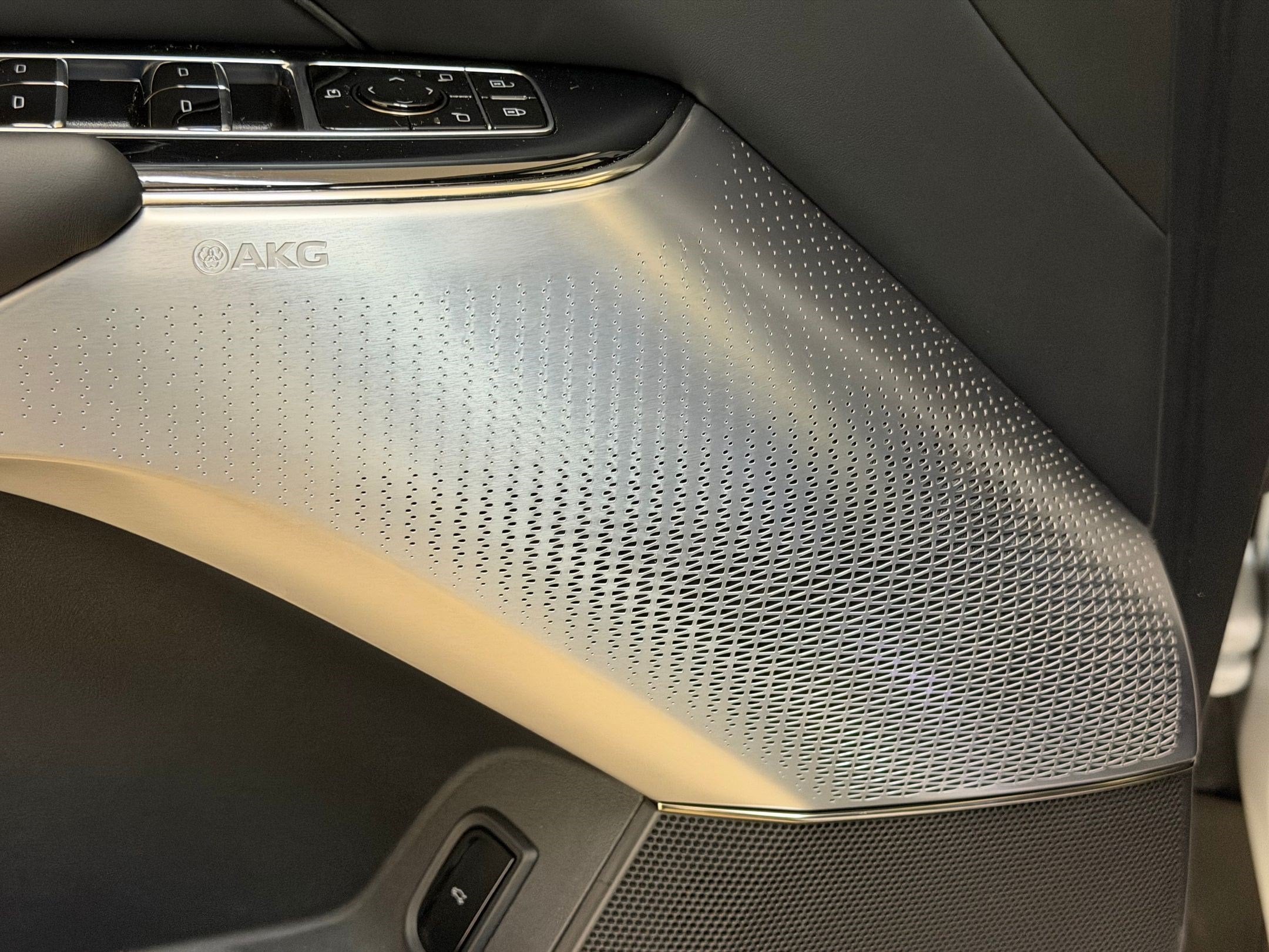 2026 Cadillac LYRIQ V Premium - Photo 25
