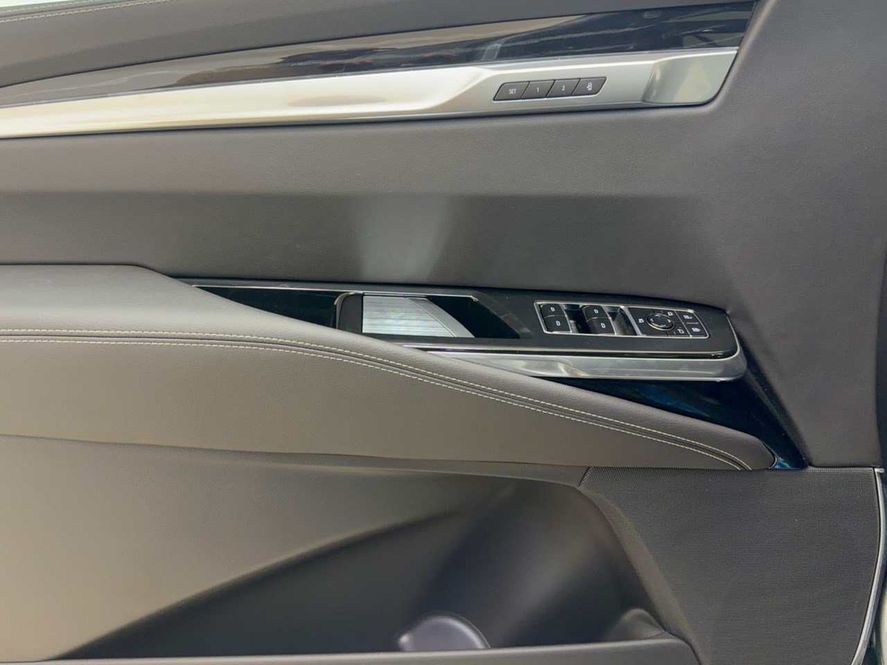2026 Cadillac Escalade Sport - Photo 14