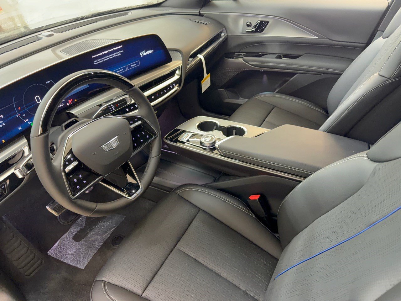 2027 Cadillac LYRIQ Sport - Photo 4