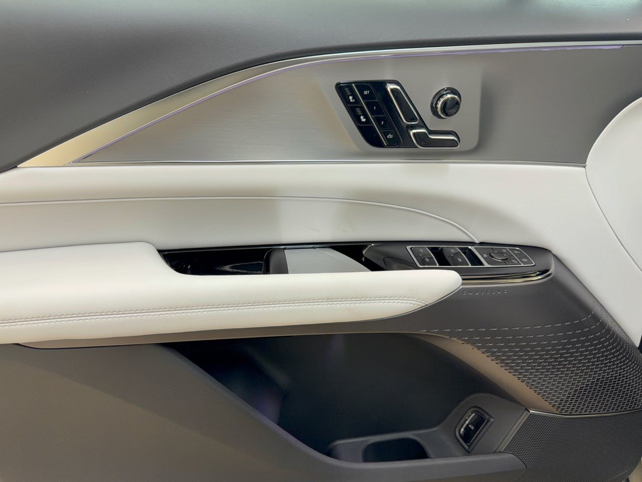 2027 Cadillac LYRIQ Sport - Photo 14