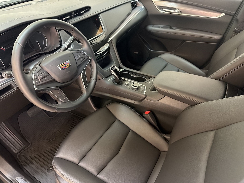 New 2026 CADILLAC XT5 Luxury SUV