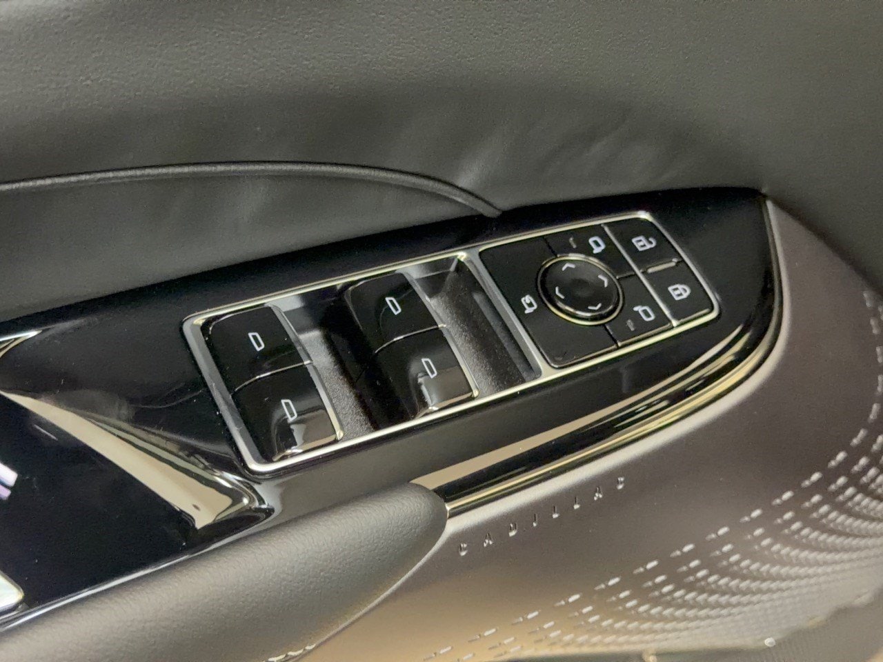 2027 Cadillac LYRIQ Sport - Photo 15
