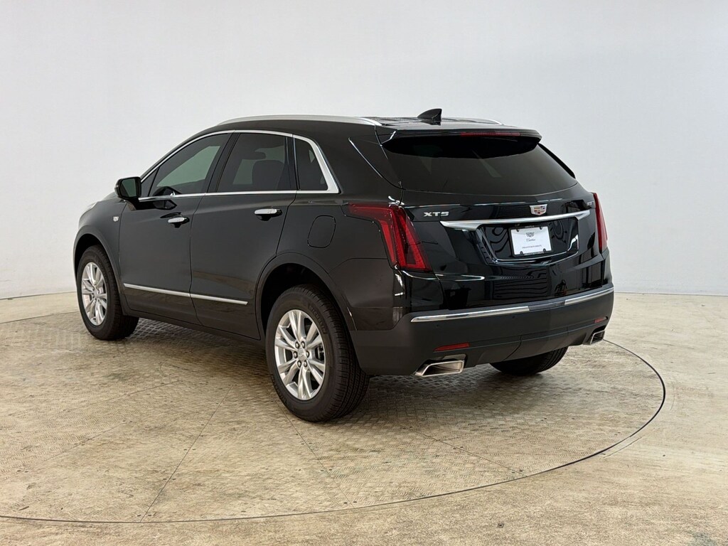 New 2026 CADILLAC XT5 Luxury SUV