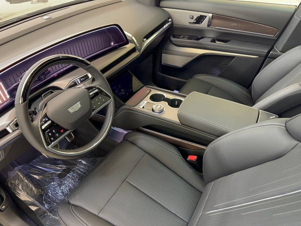 New 2027 CADILLAC VISTIQ Sport SUV