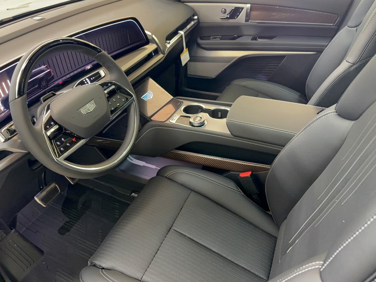 New 2027 CADILLAC VISTIQ Luxury SUV