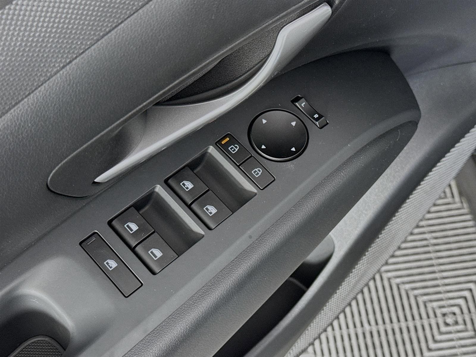 2026 Hyundai Santa Cruz SEL - Photo 18