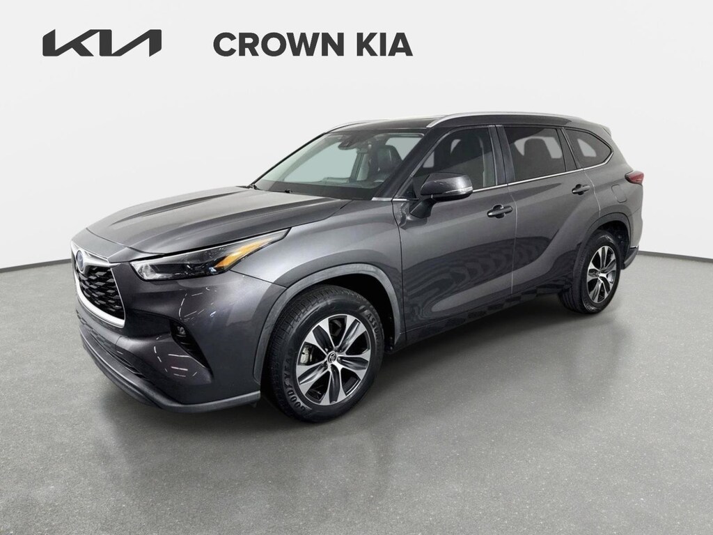 Used 2023 Toyota Highlander Hybrid XLE SUV