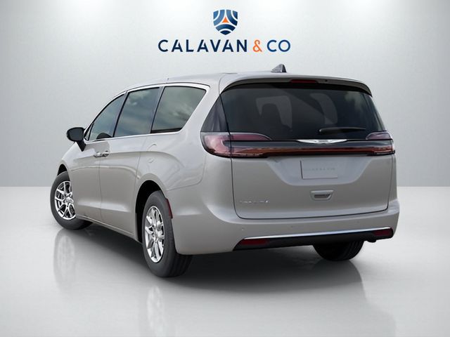 2026 Chrysler Pacifica Select - Photo 3