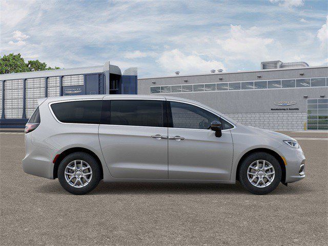 2026 Chrysler Pacifica Select - Photo 25