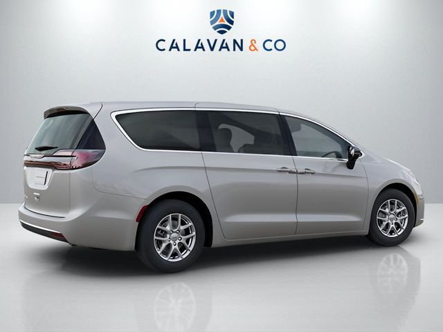2026 Chrysler Pacifica Select - Photo 5