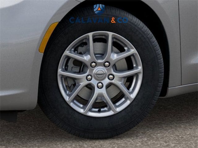 2026 Chrysler Pacifica Select - Photo 10