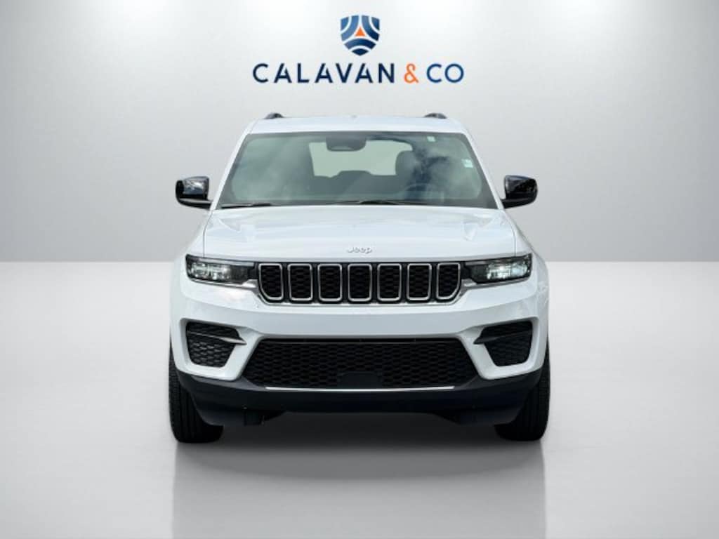 Used 2025 Jeep Grand Cherokee Laredo SUV