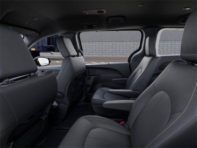 2026 Chrysler Pacifica Select - Photo 27