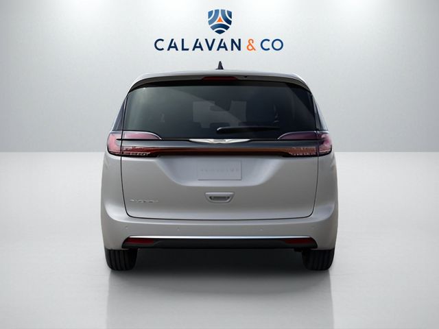 2026 Chrysler Pacifica Select - Photo 9