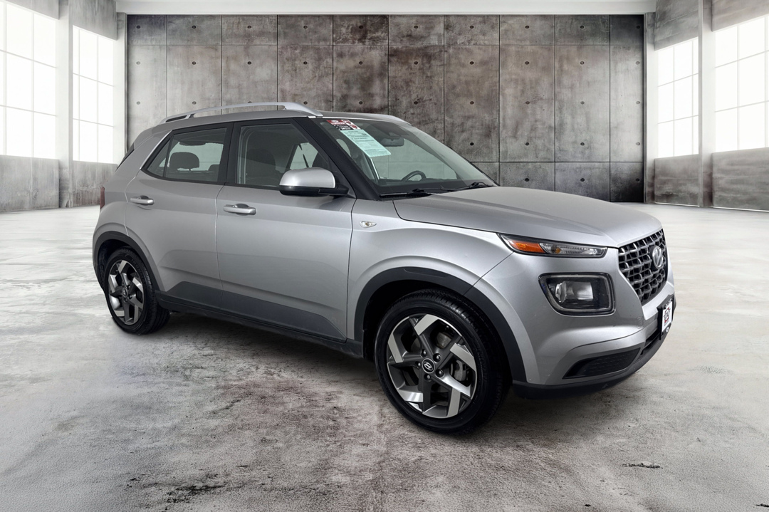 Used 2023 Hyundai Venue SEL SEL IVT