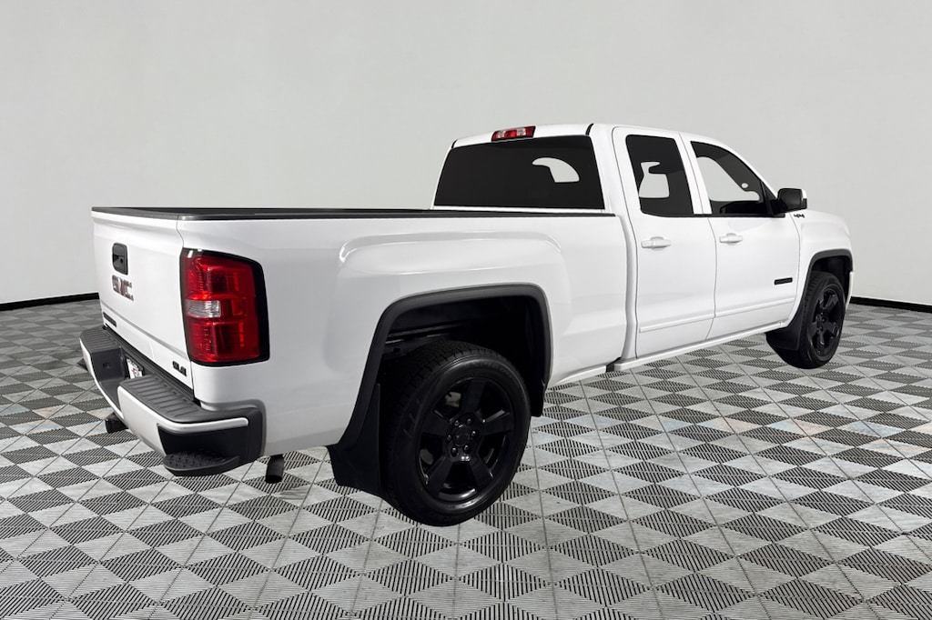 Used 2018 GMC Sierra 1500 4WD Double Cab 143.5 Truck Double Cab