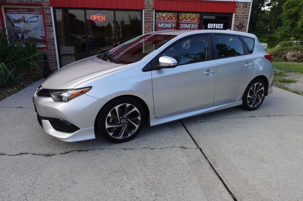 Used 2018 Toyota Corolla iM Base Hatchback