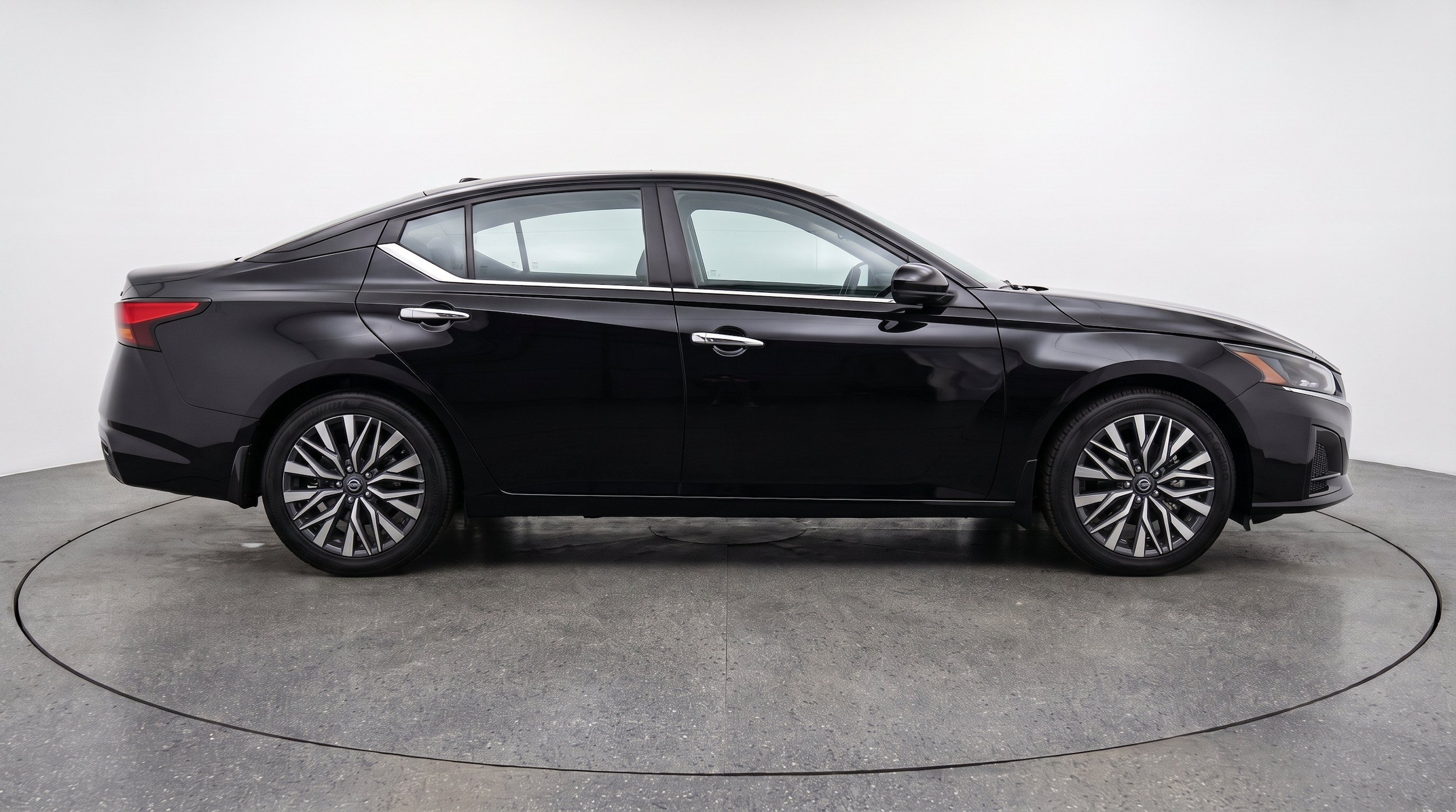 Thumbnail: 2025 Nissan Altima - 10