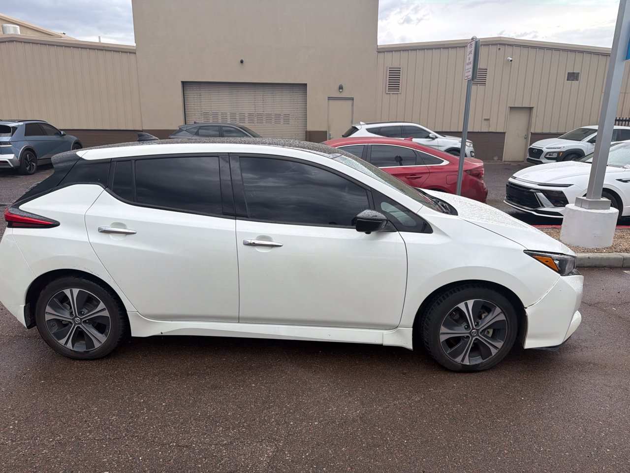  Nissan Leaf