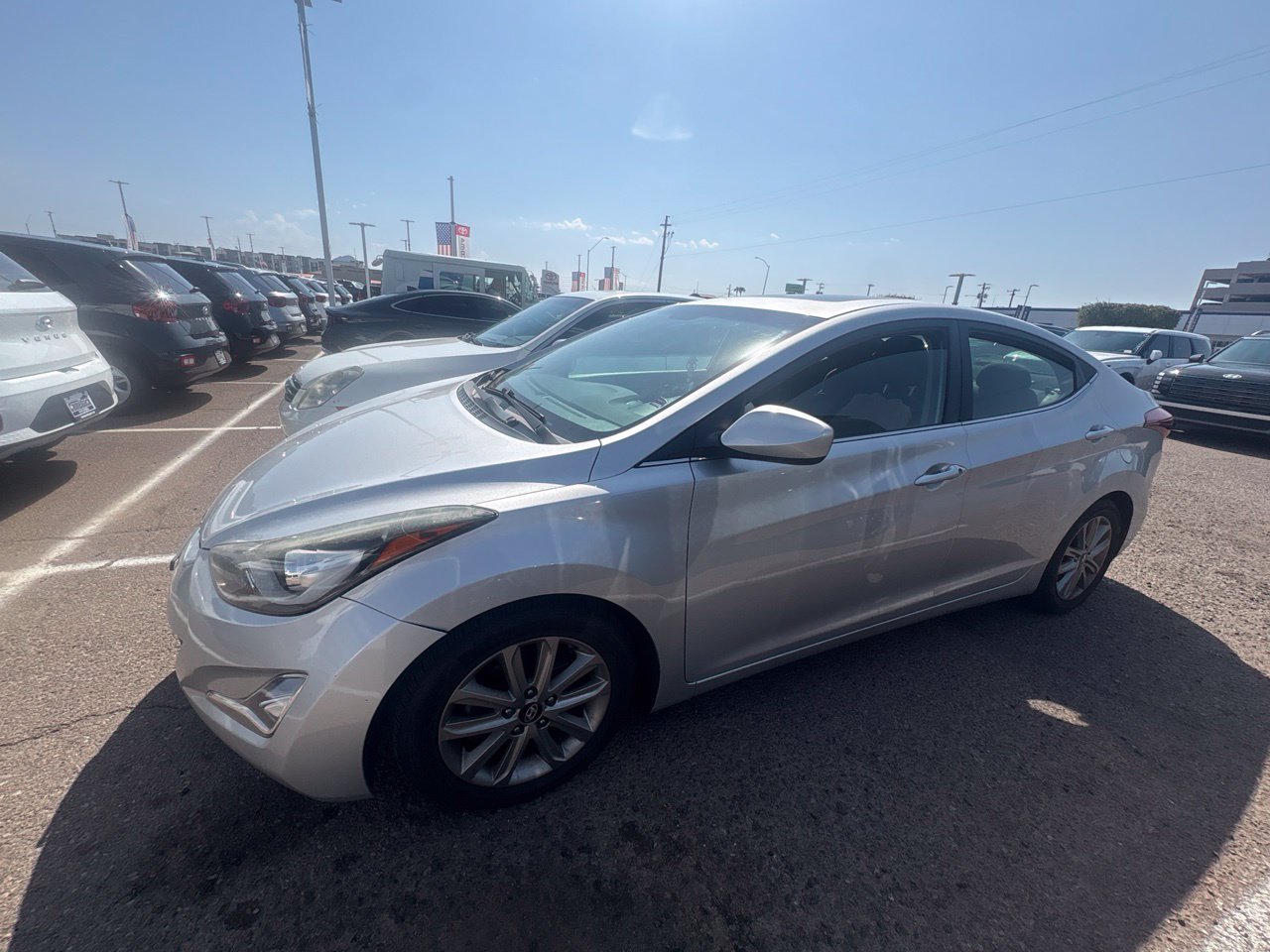  Hyundai Elantra