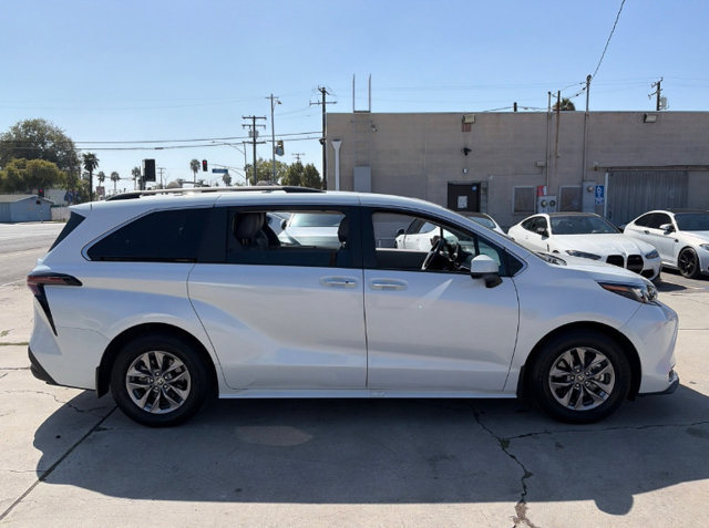 Used 2024 Toyota Sienna XLE Minivan/Van