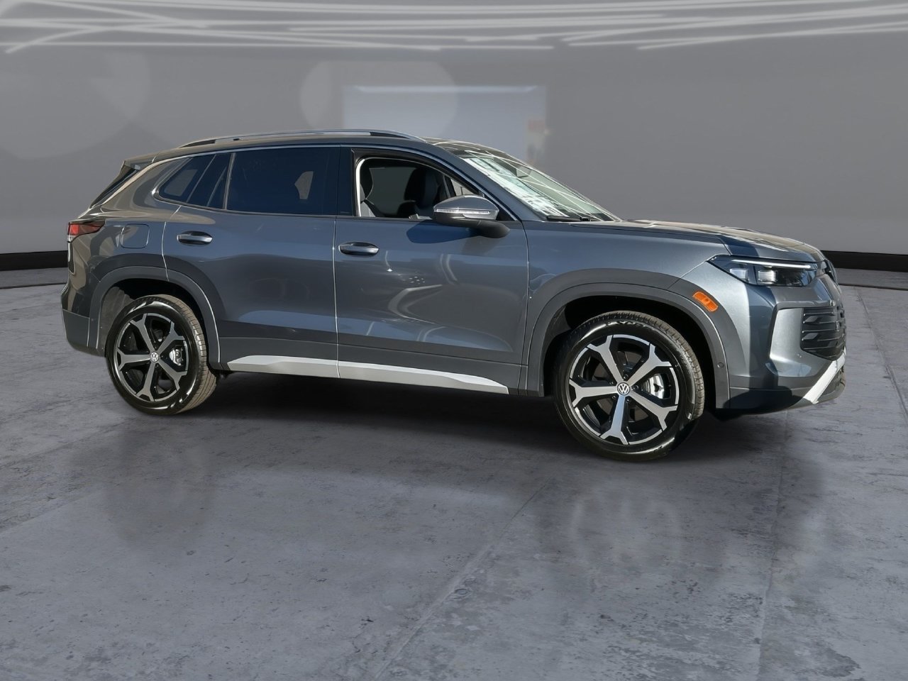 New 2026 Volkswagen Tiguan SE SUV