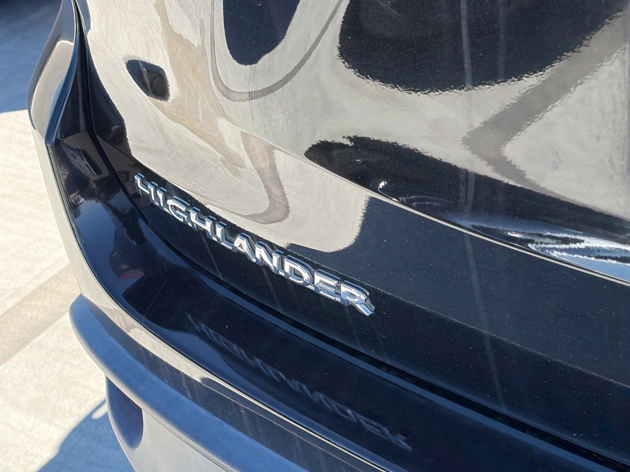 Used 2018 Toyota Highlander SE SUV