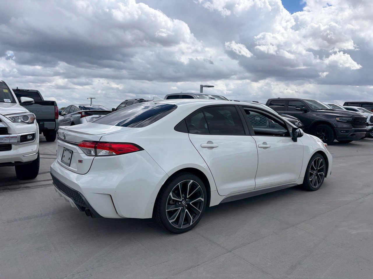 Used 2020 Toyota Corolla SE Sedan