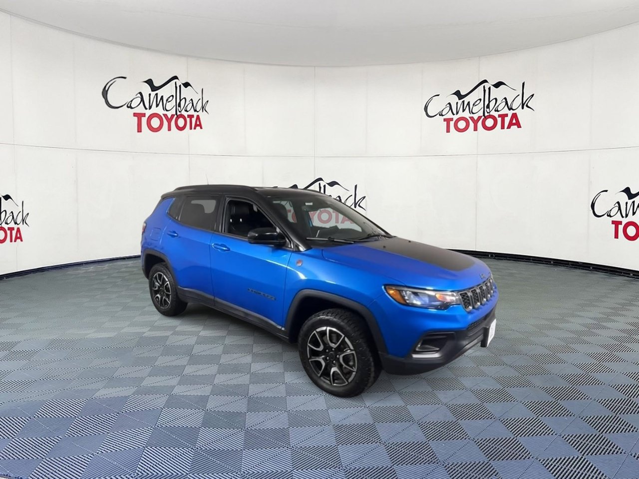 Used 2025 Jeep Compass Trailhawk SUV