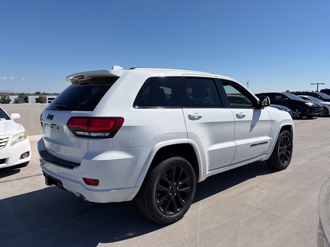 Used 2017 Jeep Grand Cherokee Altitude SUV