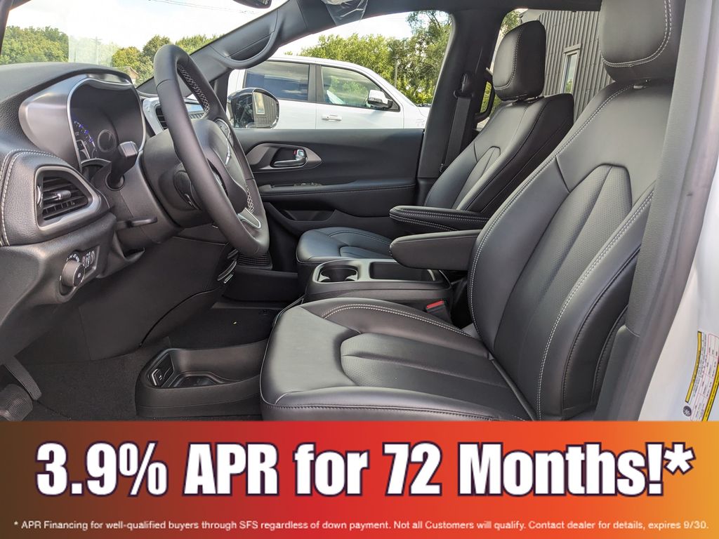 2026 Chrysler Pacifica Select - Photo 27
