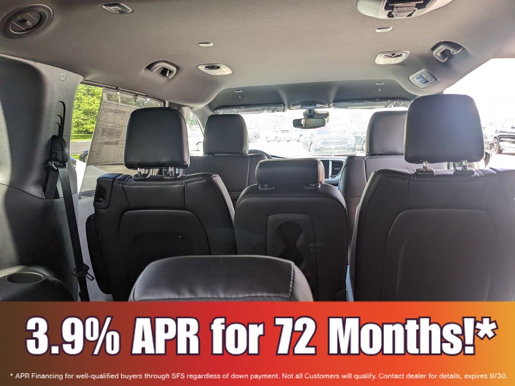 2026 Chrysler Pacifica Select - Photo 22