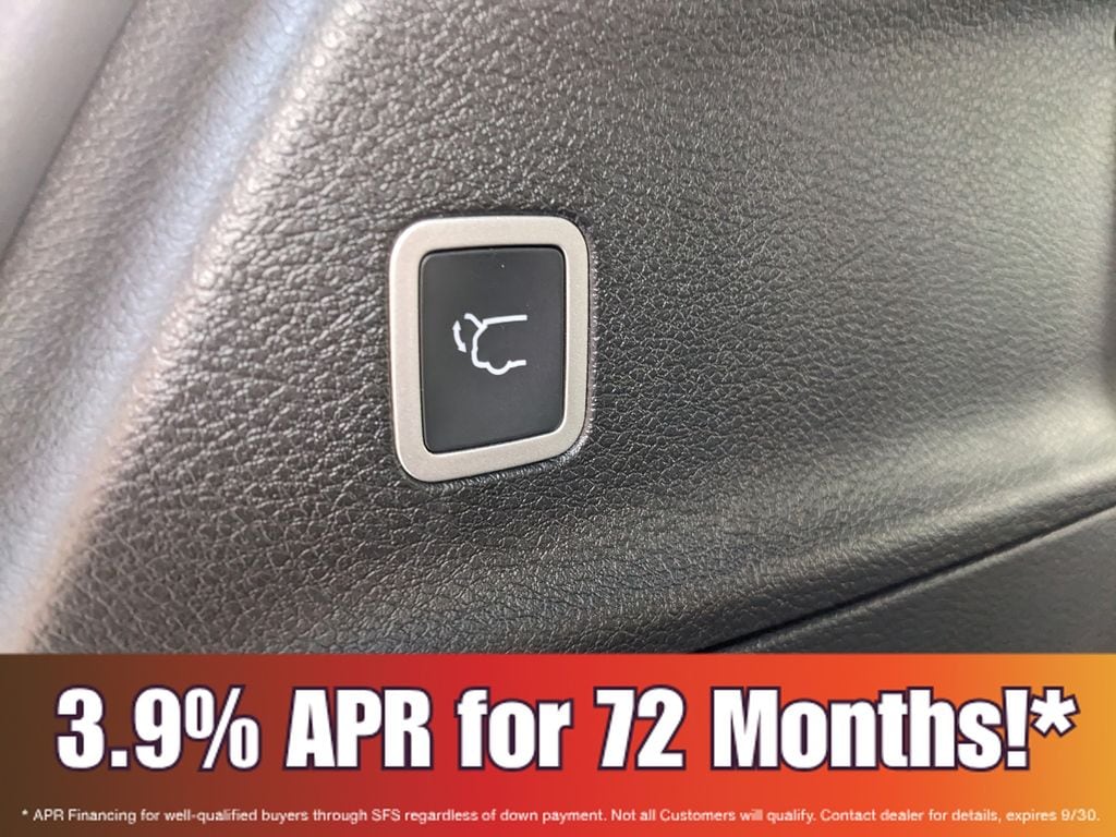2026 Chrysler Pacifica Select - Photo 21