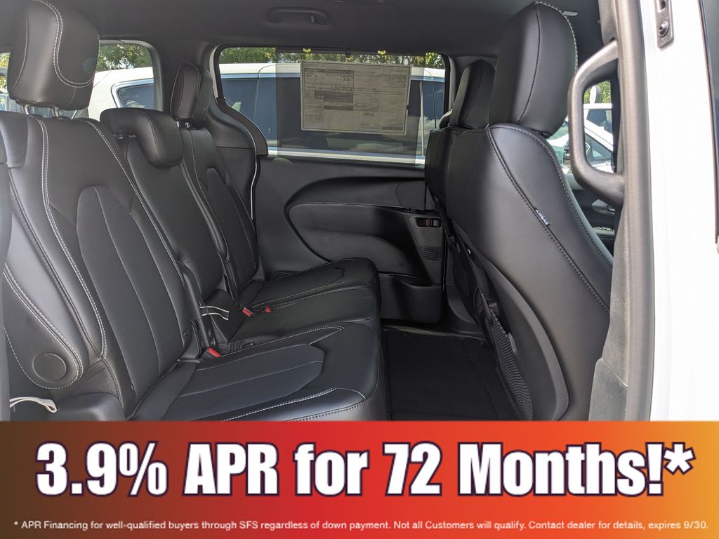 2026 Chrysler Pacifica Select - Photo 23