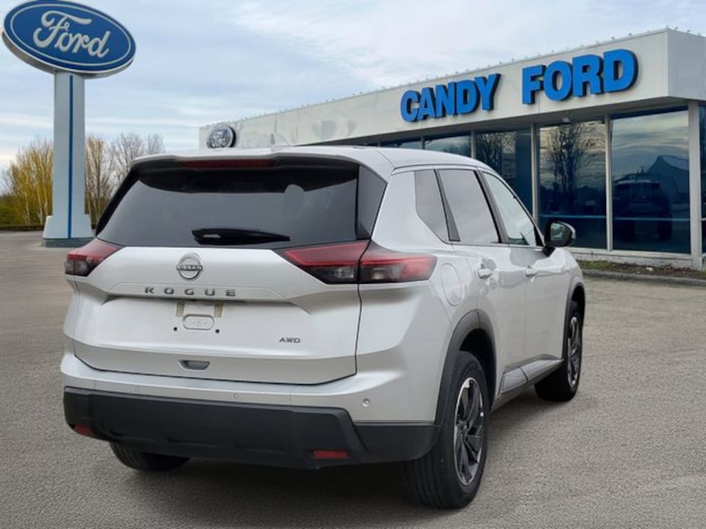 Used 2025 Nissan Rogue SV SUV