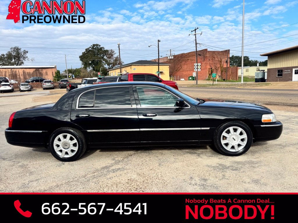 Used 2007 Lincoln Town Car Executive L Sedan
