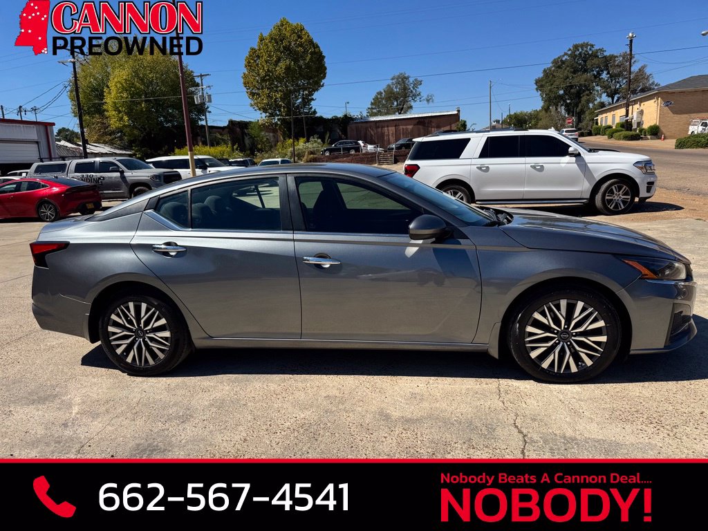 Used 2022 Nissan Altima 2.5 SV Sedan