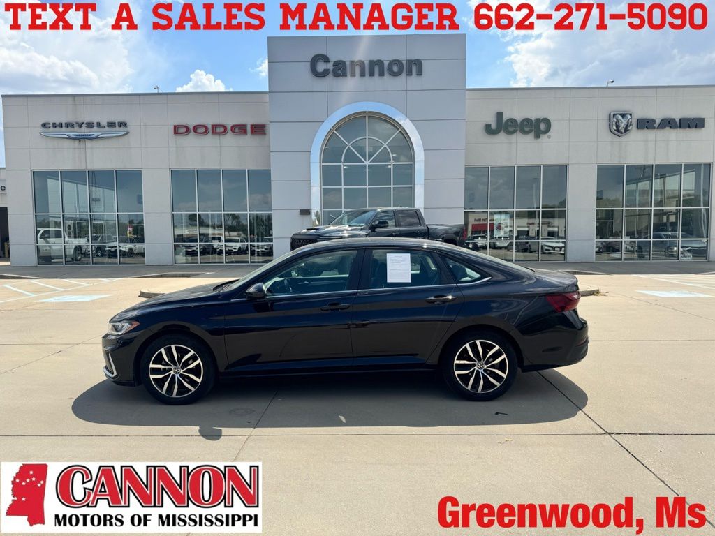 Used 2025 Volkswagen Jetta 1.5T SE Sedan