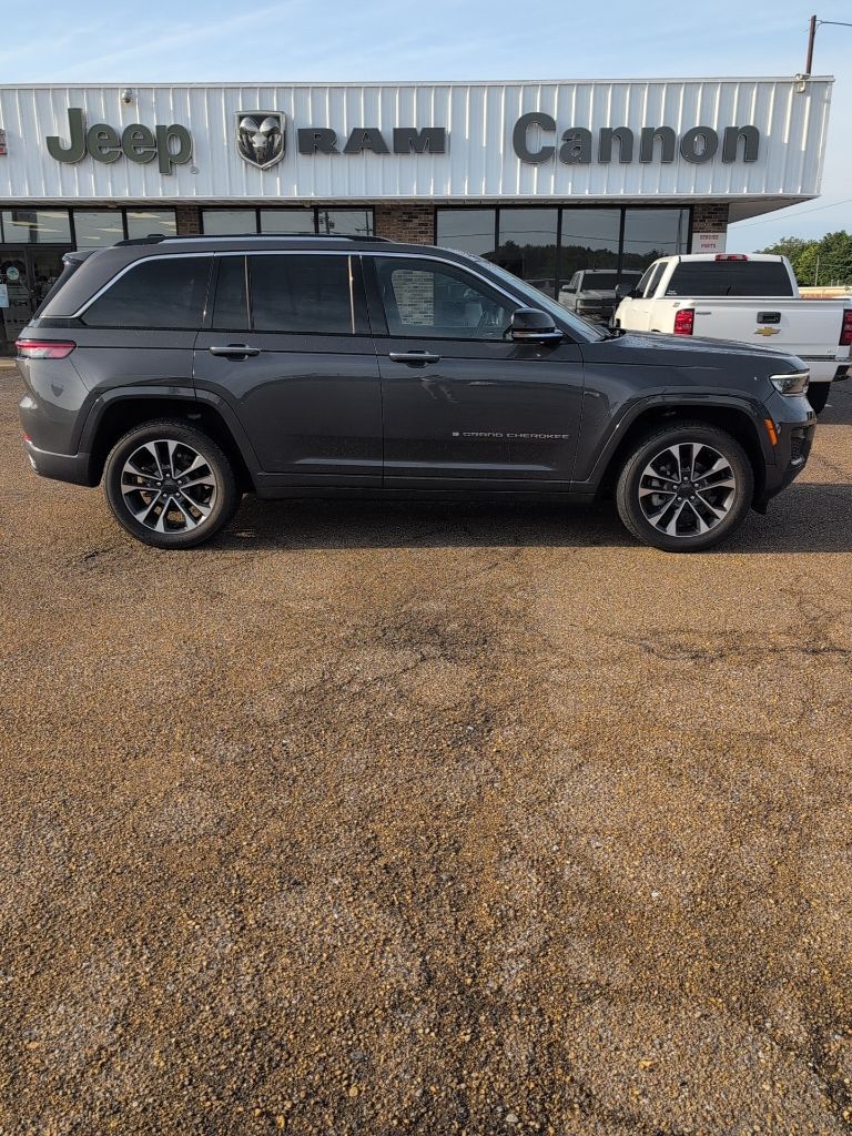 2024 Jeep Grand Cherokee Overland - Photo 2
