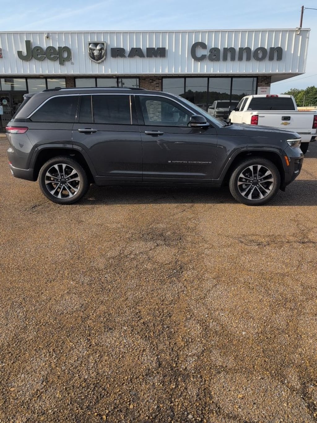 Used 2024 Jeep Grand Cherokee Overland SUV