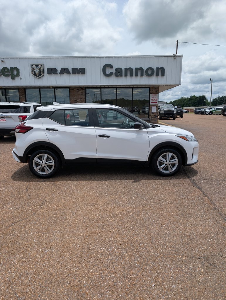Used 2021 Nissan Kicks S with VIN 3N1CP5BV0ML547618 for sale in Senatobia, MS
