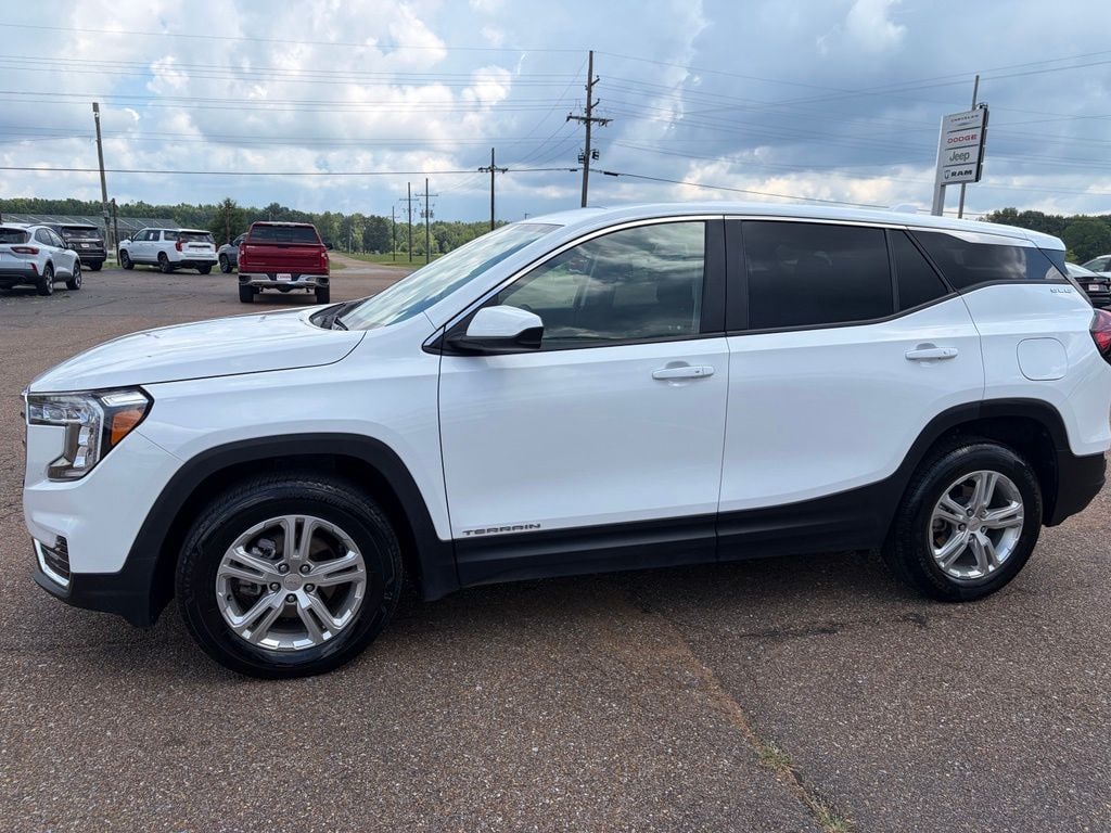 Used 2024 GMC Terrain SLE SUV