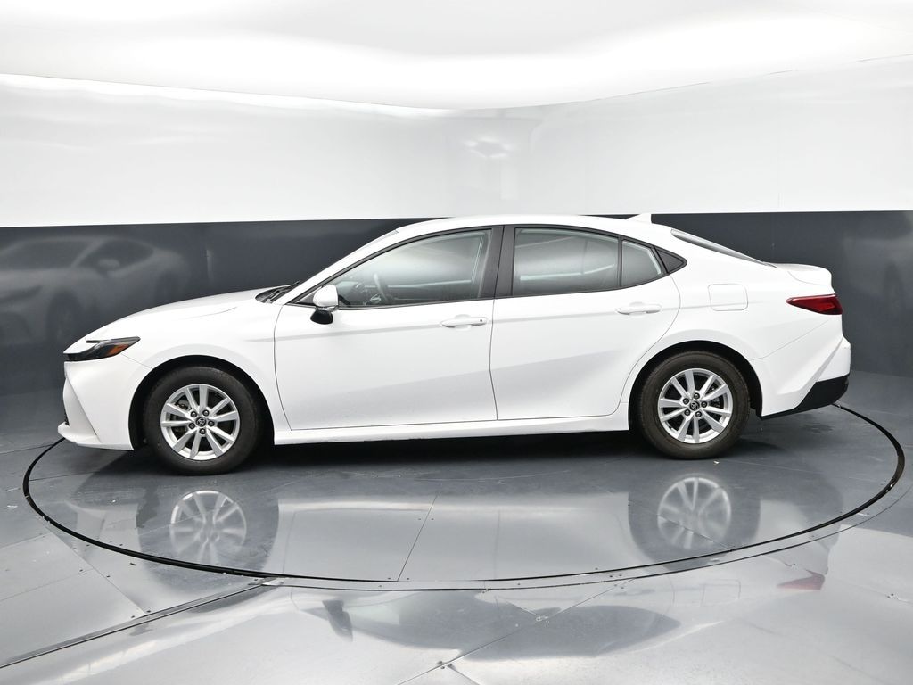 Used 2025 Toyota Camry SE Sedan