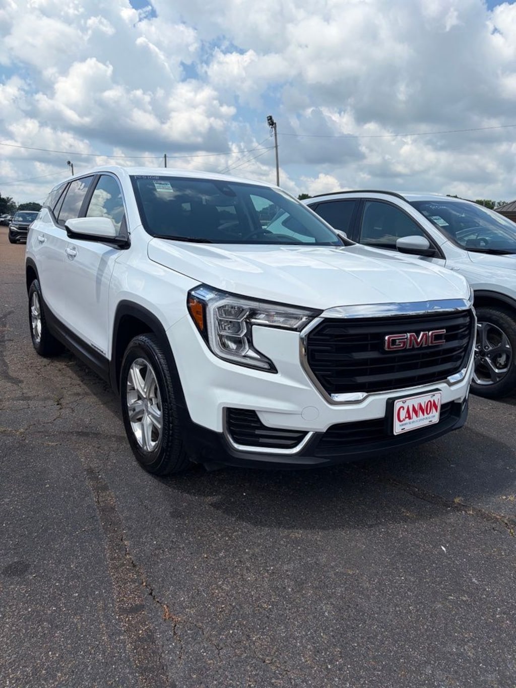 Used 2024 GMC Terrain SLE SUV