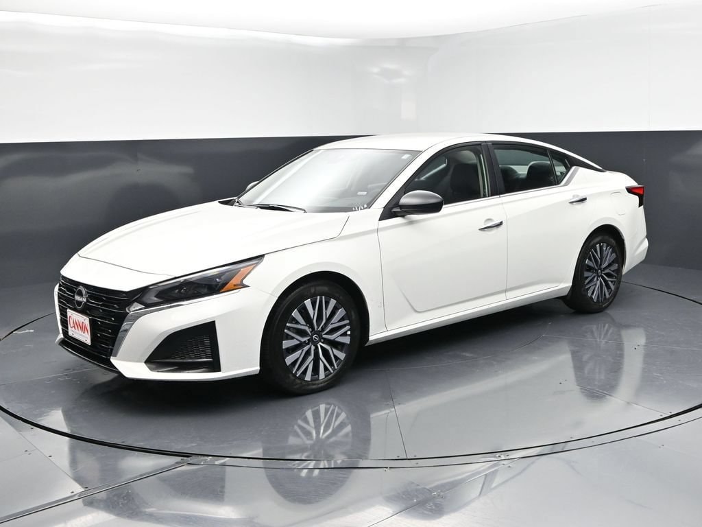 Used 2025 Nissan Altima SV