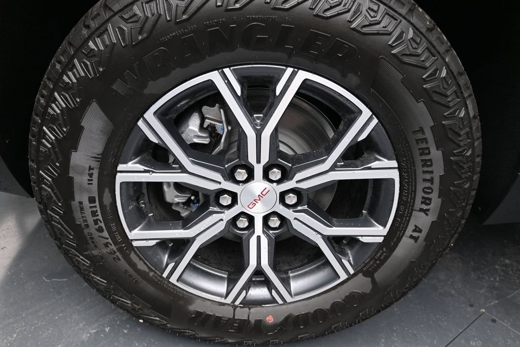 2026 GMC Acadia AT4 - Photo 18