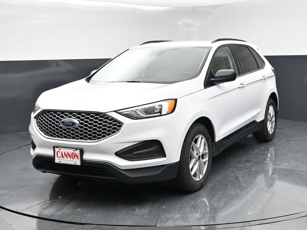 Used 2024 Ford Edge SE