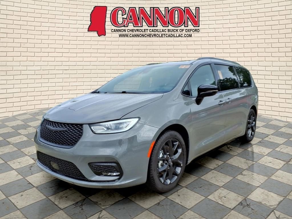 Used 2025 Chrysler Pacifica Limited