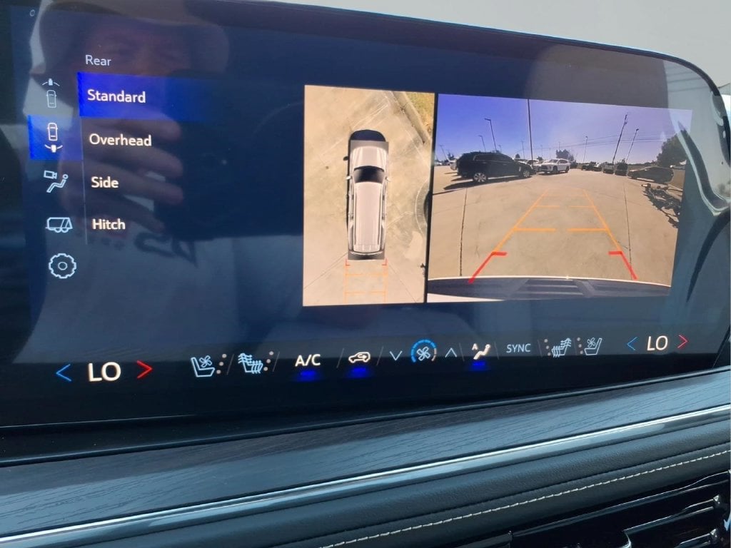 2027 Chevrolet Suburban Premier - Photo 26