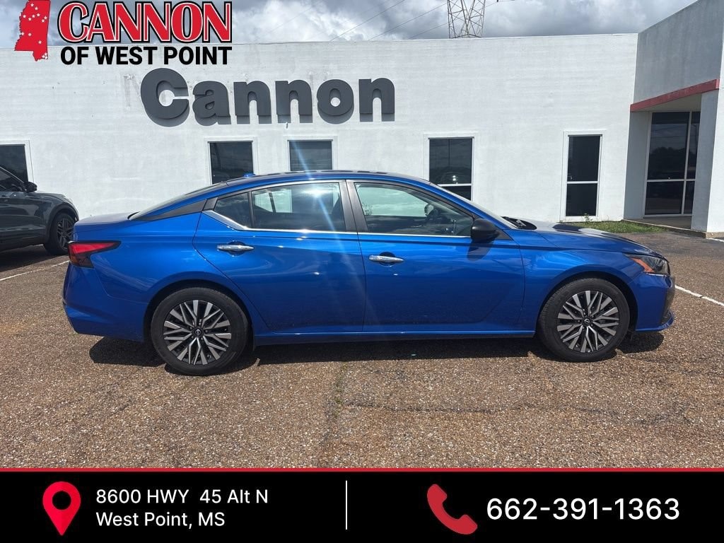 Used 2025 Nissan Altima SV Sedan